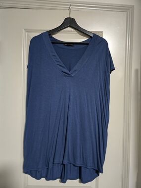 Banana Republic Blue V-Neck Women’s Top